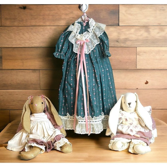 Vintage Handmade Easter Bunnies Rabbits Animals Primitive Country With Dress - Picture 1 of 13